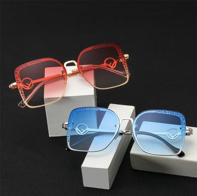 China Fashion sunglasses 2021 high quality BLONGU ocean lens fashion sunglasses metal temples sunglasses for men and women for sale