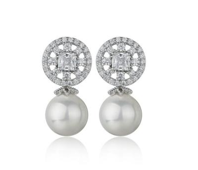 China Fashion Trendy High Quality Zircon Shell Pearl Brass Stud Earring For Women for sale