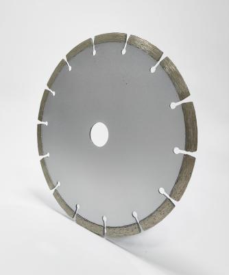 China Stable quality Hot Sale Cold Press Sineter Segmented Saw Blade Universal Dry Diamond  Disc Manufacturer Masonry Concrete Granite Cutting for sale