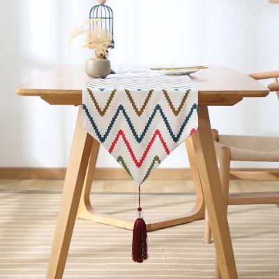 China Durable Wholesale China Supplier Embroidered Decorative Table Runner With Tassel Cotton Dining Table Runner for sale