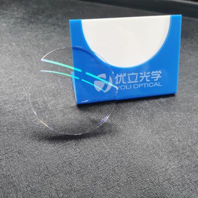 中国 1.56 Middle Index Finished Single Vision Optical Lens 98%~99% Transmittance 販売のため