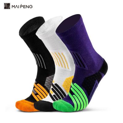 China Embroidery Cushion Crew Elite Socks Quick Dry Basketball Sports Socks for sale