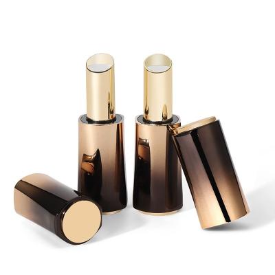 China 3.5g Magnetic Round Luxury Lipstick Tube Lip Balm Container Cosmetic Packaging Te koop