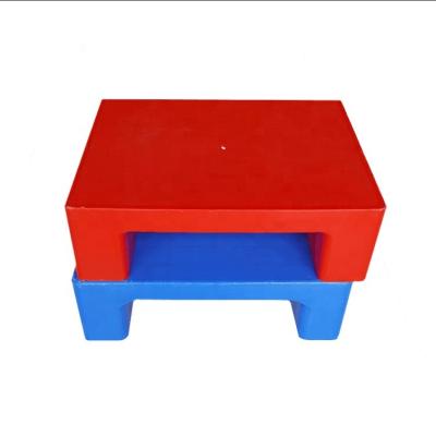 China Plastic Pallet Single Faced Half Mini Size Pallets On 4 Legs Show Pallets for sale