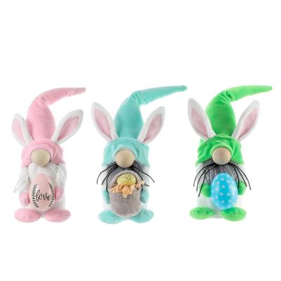 China Bunny Rabbit Gnome Collection Gift Decor Europe Easter Home Decor Holding Egg Easter Gnome Decorations Gift for sale