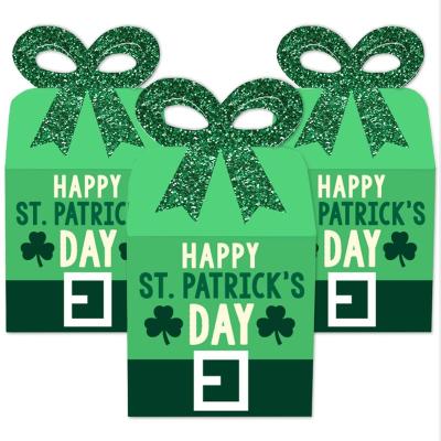 China 12pcs Recyclable St Patrick's Day Green Gift Bags Irish Beer Festival Shamrock Candy Bags Bowknot Gift Paper Bags for sale