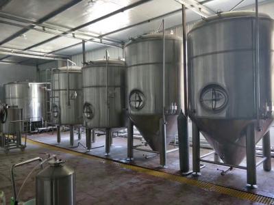 中国 大規模産業ビール醸造装置3000l 5000lの調節可能な電圧 販売のため