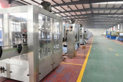 China 3 eléctricos en 1 capsuladora de cristal del llenador de la lavadora de la cerveza de la máquina de embotellado en venta