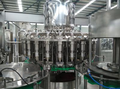 China Equipo embotellador de la bebida de AC220V/de AC380V para la botella redonda del tapón de tuerca en venta