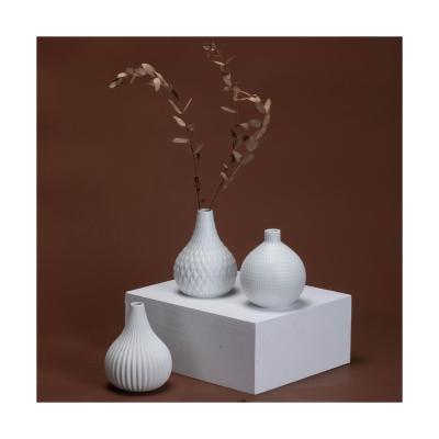 China Nordic Modern Matte White Ceramic Dry Flower Vase of Modern Minimalist Interior Accessories for Home Decor for sale