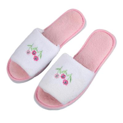 China Super Cheap Luxury Disposable Slipper Coral Fleece Hotel Disposable Slippers Soft and Comfortable Design for sale