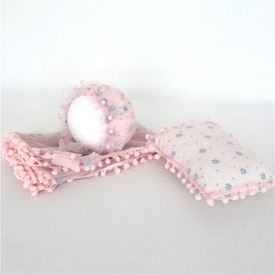 China Wearable Newborn Stretch Lace Wrap Photo Props Full Set Baby Lace Hat Wrap Cover Baby Photo Pillow Baby Photo Props for sale