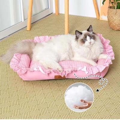 China Fluffy Plush Washable Cat Bed Customizable and Machine Washable for Easy Cleaning for sale