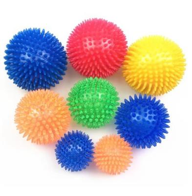 China Customization Service Provided TPR Squeaky Spikey Ball Dog Chew Toy for Tooth Cleaning for sale