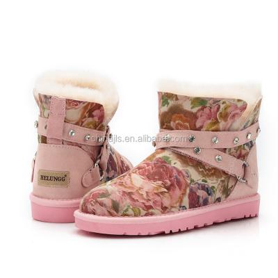 China 2021 New Arrival Fashionable Anti-slippery Fashionable Soft Cheap Sheepskin Fur Cute Printed Hot Selling Soft Snow Boots For Women Girls for sale