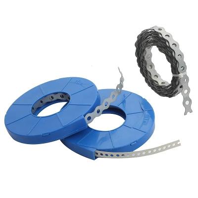 China 100% QC Geslaagd Hoog Duurzaamheid Geperforeerd Stalen Tape Plastic Gespoten Tape Metaal Wit en Langdurig Performance 12mm Breedte Te koop