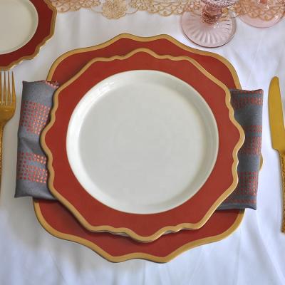 China Sustainable Christmas Restaurant Dinnerware Set Red With Gold Rim Porcelain Dinner Dishes for sale