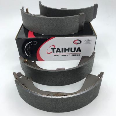 China Hot selling semi metal ceramic brake pad for toyota car HILUX PICK UP (D22) for sale