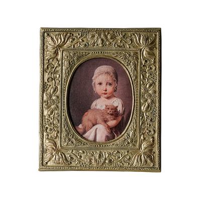 China Cute Antique Pilou Base Picture Frame Decor Rectangle Resin Gold Photo Frame for sale