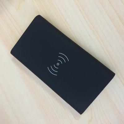 China New Arrival Universal 2 port 3 in 1 Portable with wireless receiver QI wireless charger power bank for sale