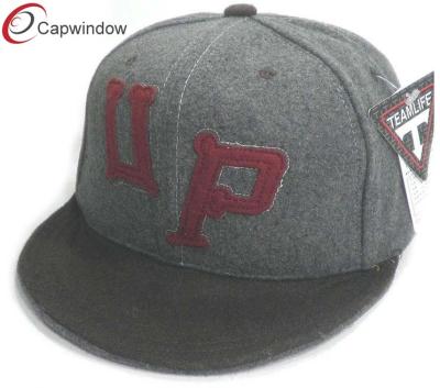 Cina I cappelli su ordinazione della squadra di baseball del velcro grigio scuro hanno ricamato i cappelli di baseball in vendita