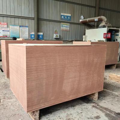 China AS/NZS 6669 Industrial FSC Certified F17 Film Faced Plywood 1200x1800x17mm for sale