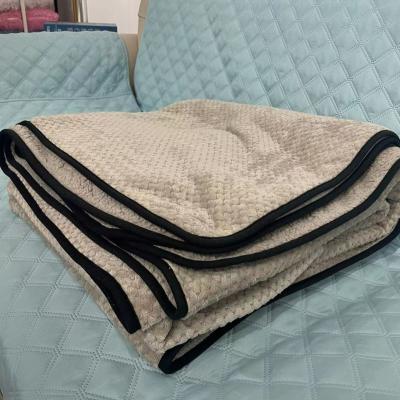 China Wholesale Quality Polyester Folded Sofa Bed Flannel Throw Soft Warm Comfortable Blanket for sale