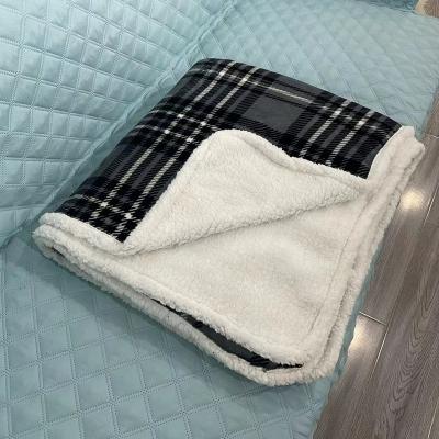 China Folded 2 Ply Plain Sherpa Double Side Flannel Fleece Blanket For Winter for sale