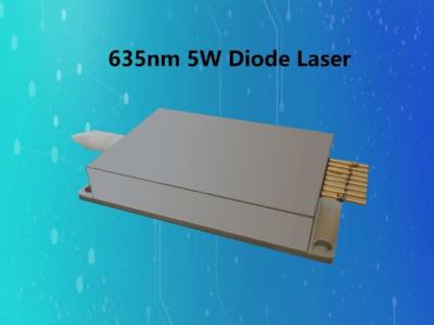 中国 5W 高い発電の赤いダイオード レーザー モジュール、635nm 医学のダイオード レーザー 販売のため