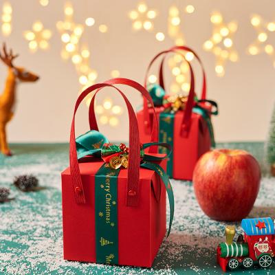 China Recyclable Paper Bag Christmas Packaging Apple Box Gift Box Wholesale for sale