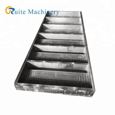 China Widely Used Concrete Slat Flooring Slats Concrete Mold Made In China for sale