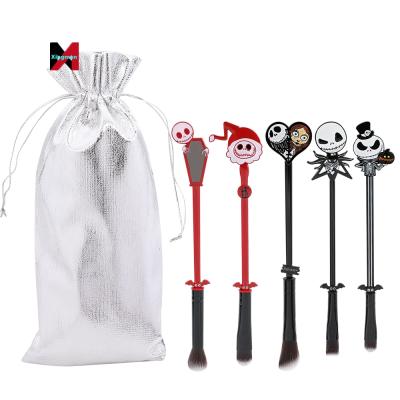 China Angular Blush New Design 5PCS Christmas Style Makeup Brush Nightmare Christmas Eve Eyeshadow Brush Set Halloween Gift for sale