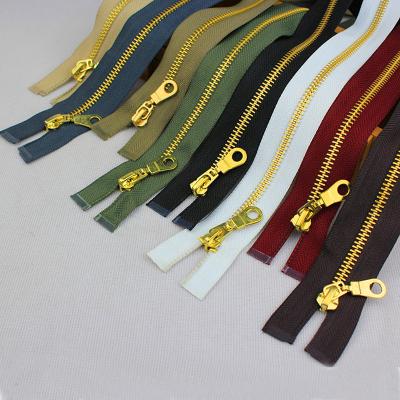 China Viable hot sale! metal smooth zipper custom zipper for clothing bag shoes zipper pull color suitable zipper for sale