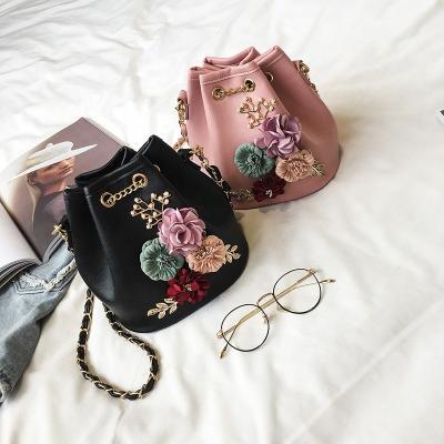 China High Quality 2019 Women Bag Handbag Leather Women Shoulder Bag Tote Flowers Shell Sac Main Femme Luxury Rivets Fur Ball Pendant for sale