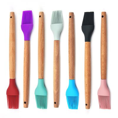 China Easily Cleaned Kitchen Cookware Bakeware Baking Basting Barbecue Kitchen Handle Silicone Oil Wood Brush for sale