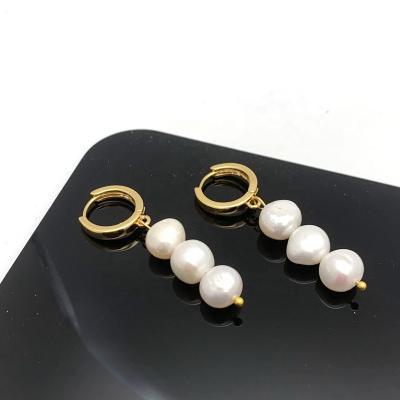 China CLASSIC 18k gold plated huggie circle pearl drop earrings freshwater pearl earrings for sale