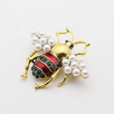 China ALLY 42*48mm Antique Metal 3d Gold Plated Bee Brooch Custom for sale