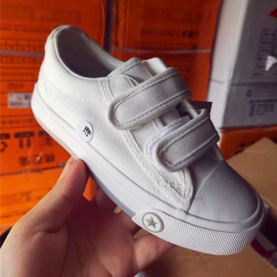 China Chinese Supplier Cheap Kids Canvas Shoes Breathable School Boys and Girls White Shoes for sale