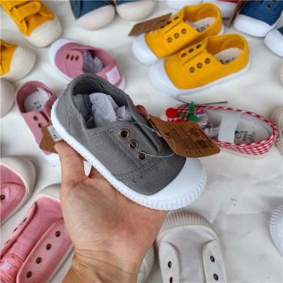 China Breathable mixed style children's shoes breathable and comfortable children's shoes fashion canvas shoes for sale