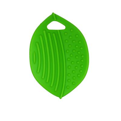 China Soft Toy Hot Selling Attract Attention Leaf Shape Teether BPA Free Plastic Baby Teether for sale