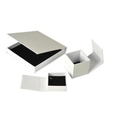 China Newest Recyclable Custom Printed White Jewelry Packaging for sale