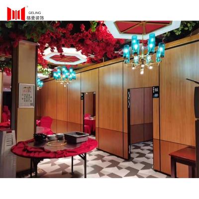 China Foldable Outdoor Aluminum Frame Functional Folding Movable MDF Hotel Room Wooden Partition Wall For Restaurant for sale