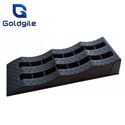 China Durable Goldgile Rv Wheel Ramps Wedge With 3 Step Level for sale