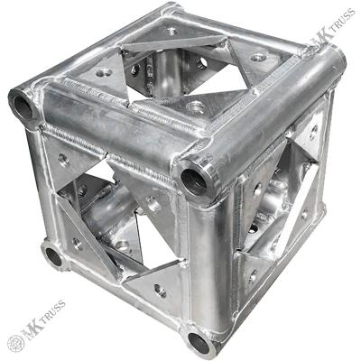 China Box Corner 400*400mm, 6-way for Bolt & Nut Truss with Base Plate Alu Lighting Screw Trussing for Sporting Events Stage Design for sale