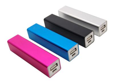 中国 黒く/赤い小型携帯電話力銀行 2600mah 外的な充電器 販売のため