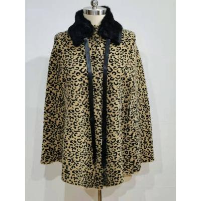 China Anti-wrinkle Winter and Full Long Sleeve Leopard Printed Coat Woolen Jacket Fashionable Women's Real Raccoon Fur Coats for sale