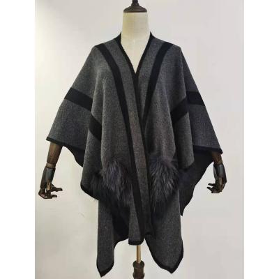 China Custom Anti-wrinkle Winter Spring Keep Warm Fashion Wool Shawl Raccoon Fur Collar Woman Shawls For Women Wool for sale