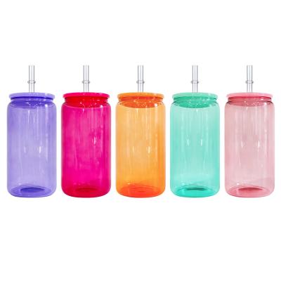 China Sustainable 16oz colored clear glass can blank sublimation clear transparent soda can Unbreakable Drinking Glasses with colorful plastic lid for sale