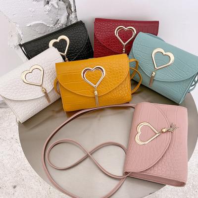 China Korean Women's Fashion Shoulder Messenger Bag Fashion Square Love Bag One Small Square Cross - Body Bag Bolsa de hombro for sale