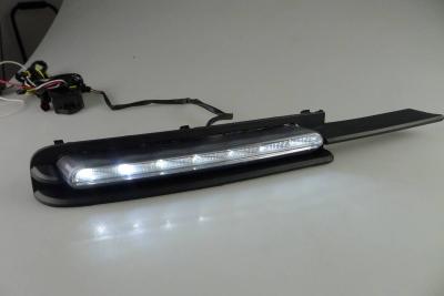 中国 トヨタ Reiz 車 DRL ライトのための自動車 LED 昼間の連続したランプの原物 販売のため